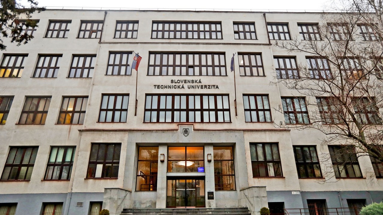 Na Fakulte informatiky požadujú aj transparentný priebeh volieb do akademického senátu.