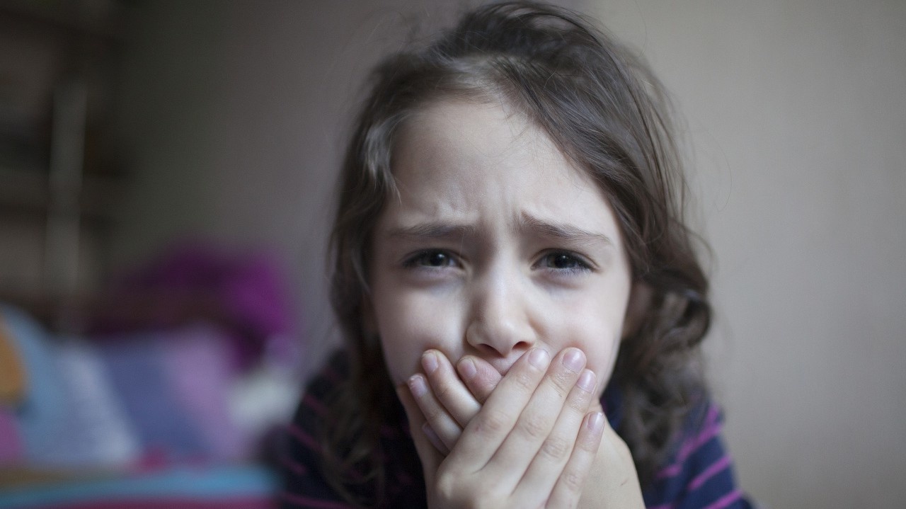 Srbsko je na nohách: Polícia pátra po trestanom pedofilovi, ktorý uniesol malé dievča