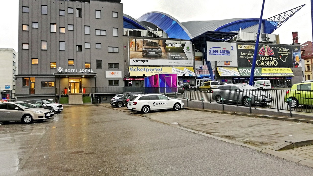 Hotel Aréna je spojený s halou, no ak nenájdu peniaze na vykrytie dlhu, katastrofi cký scenár počíta s jeho predajom.