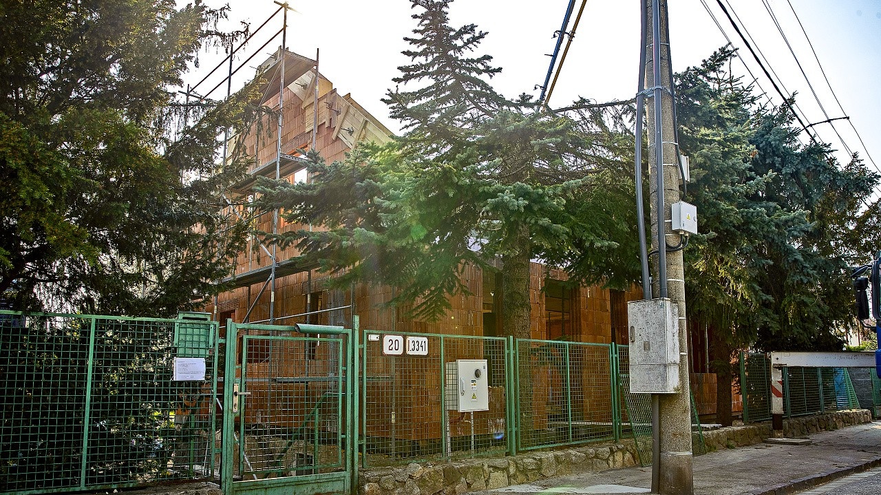 Herečka sa rozhodla stavať na pozemku, kde žil kedysi jej starý otec.
