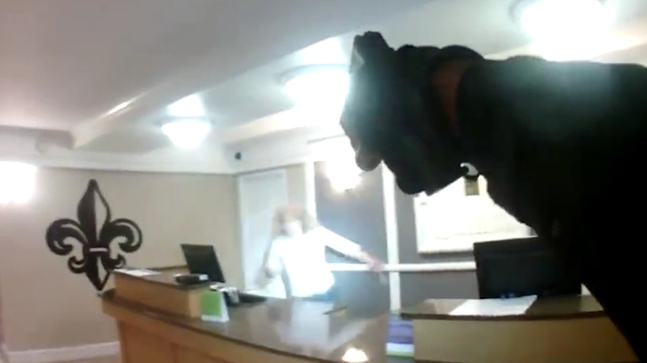 Policajt chladnokrvne zastrelil v hoteli ženu: Uvidíte, čo tomu predchádzalo, zostanete bez slov