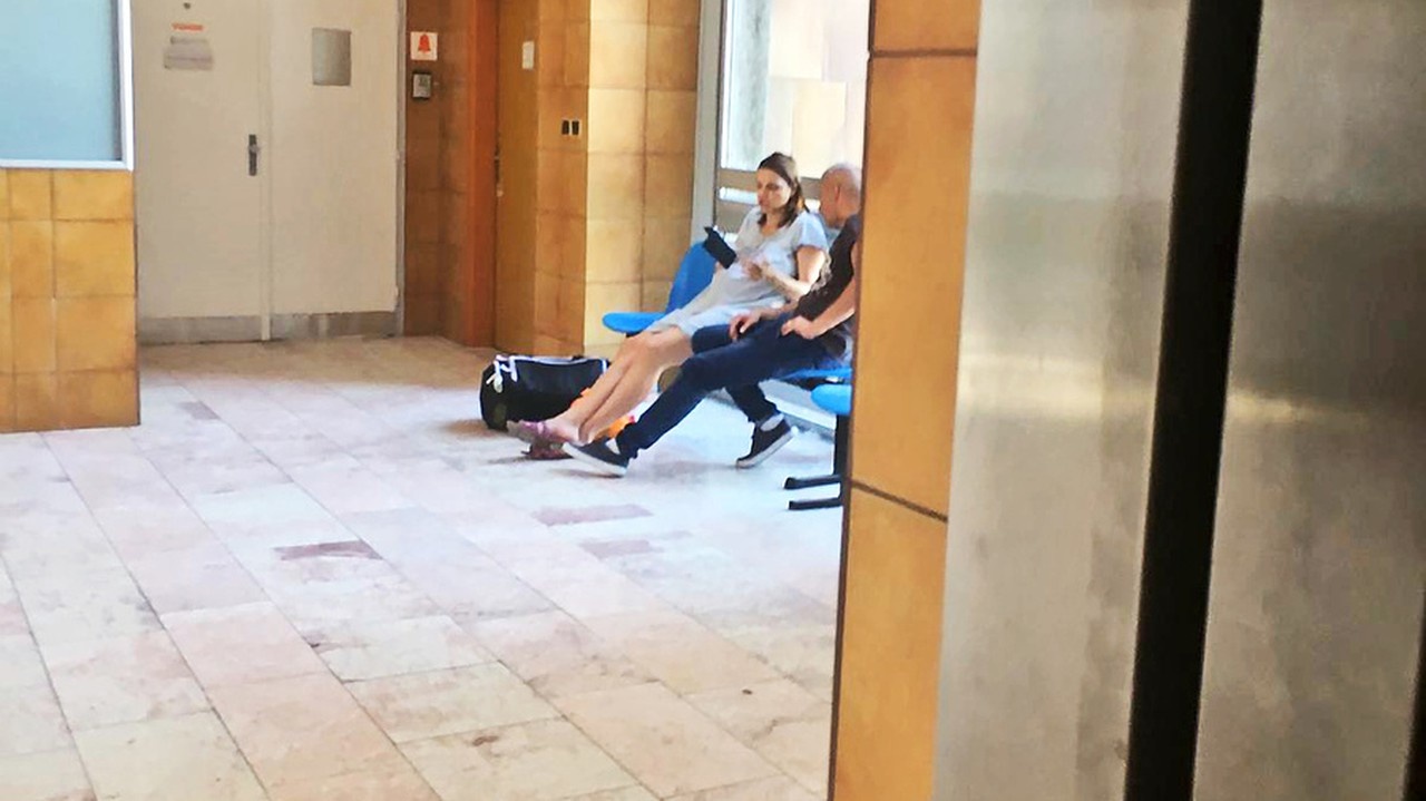 Hrnčiřík okrem toho, že bol pri pôrode, navštívil svoju manželku a synčeka aj včera poobede.