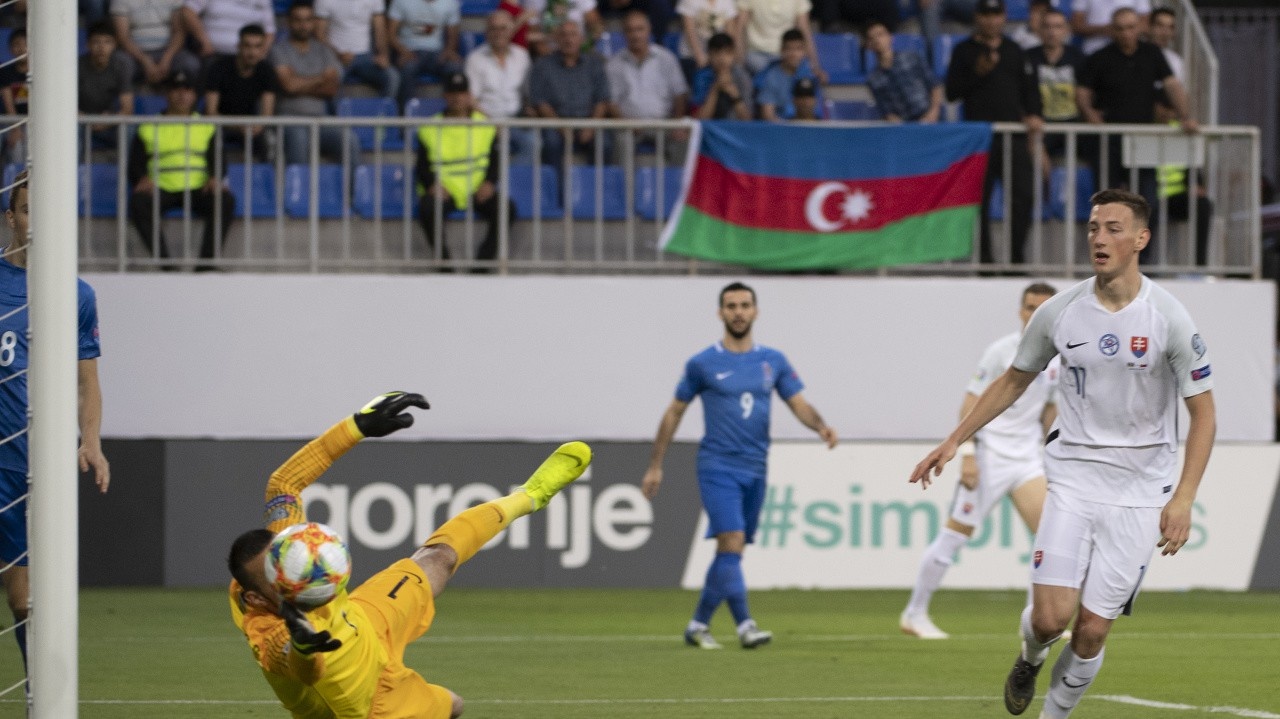 Boženík počas zápasu kvalifikačnej E-skupiny Azerbajdžan - Slovensko o postup na futbalové ME 2020.