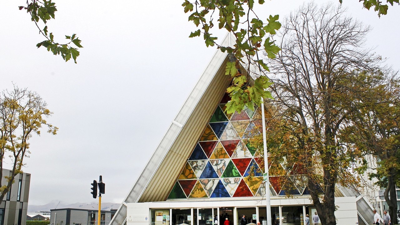 Takýto dočasný chrám postavili v Christchurch na Novom Zélande.