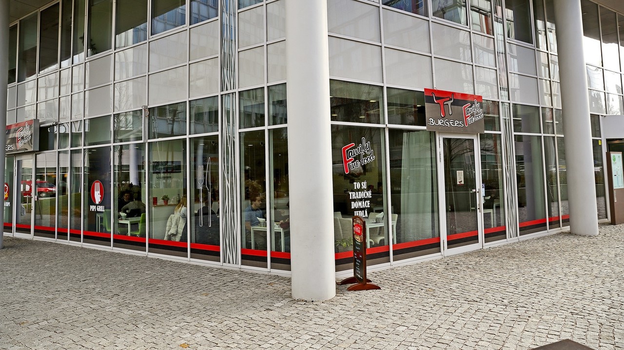 TT burgers, presťahovaný september 2015.
