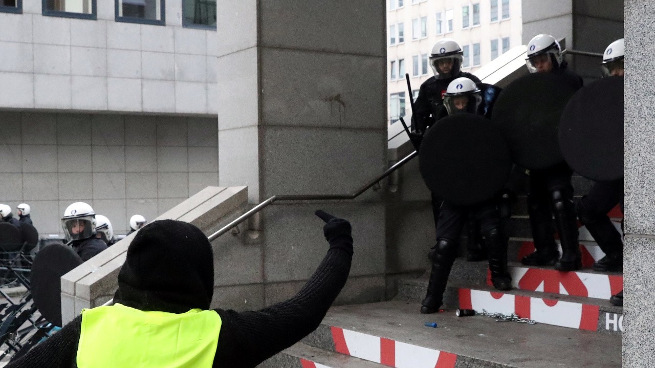 V Bruseli protestovali nespokojní občania proti vláde.