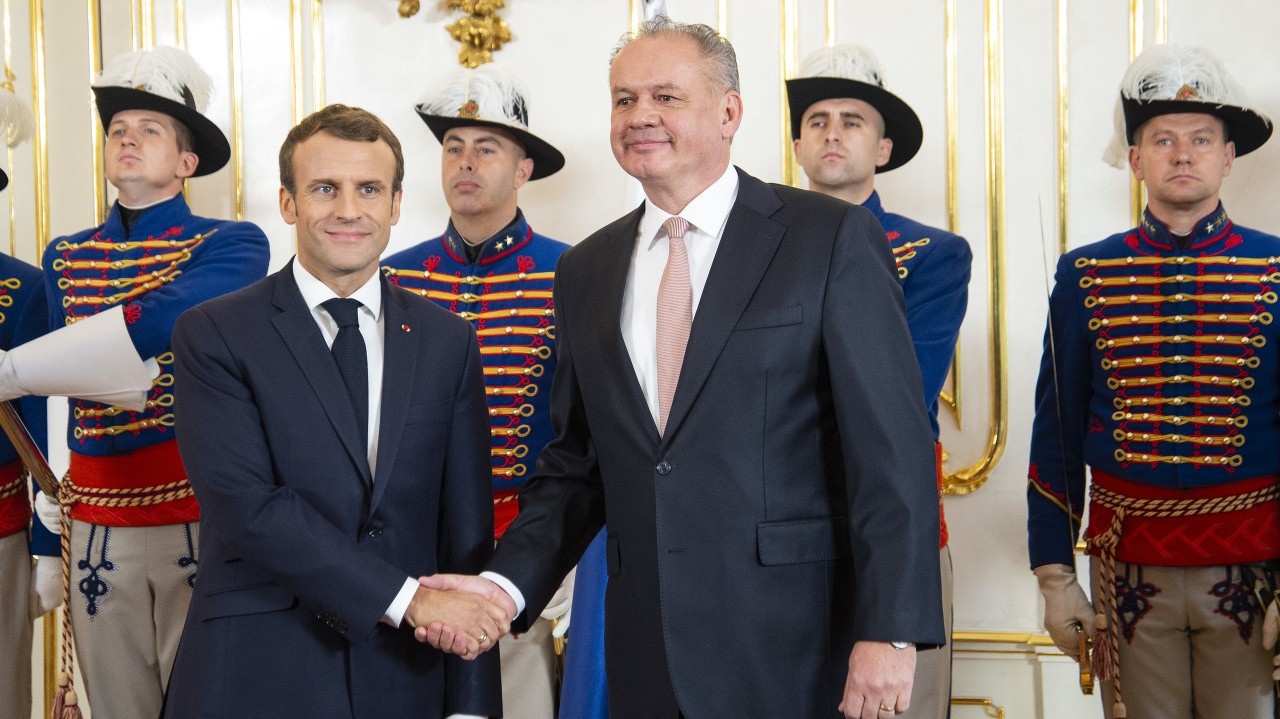 Visite historique du président français en Slovaquie : qu’ont-ils fait de Macron ?!