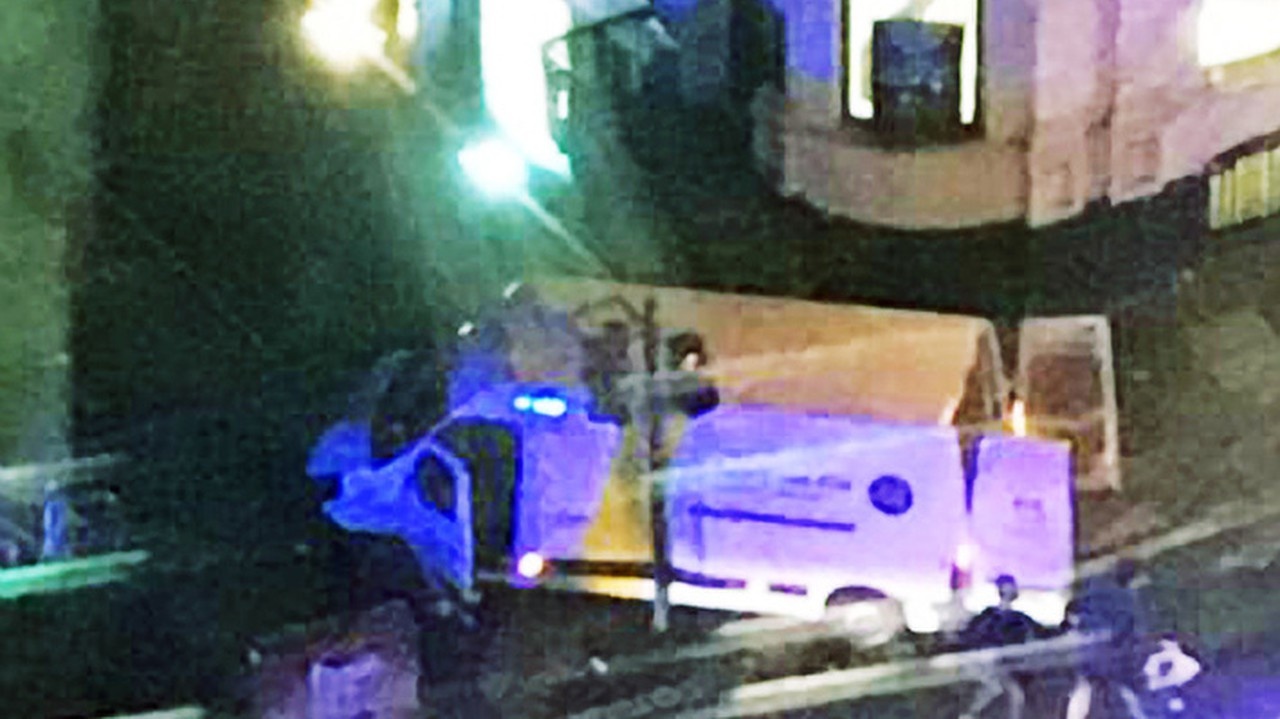 Ulice metropoly boli po útoku plné policajtov.