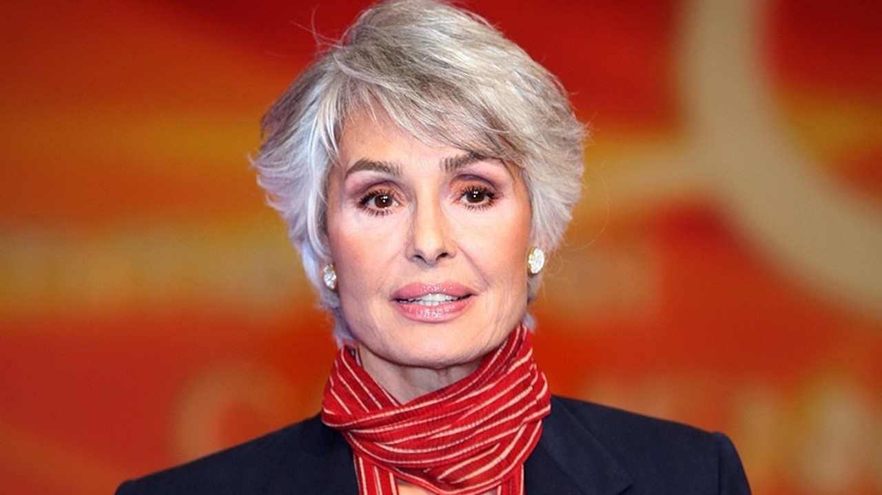 Daliah Lavi († 74).