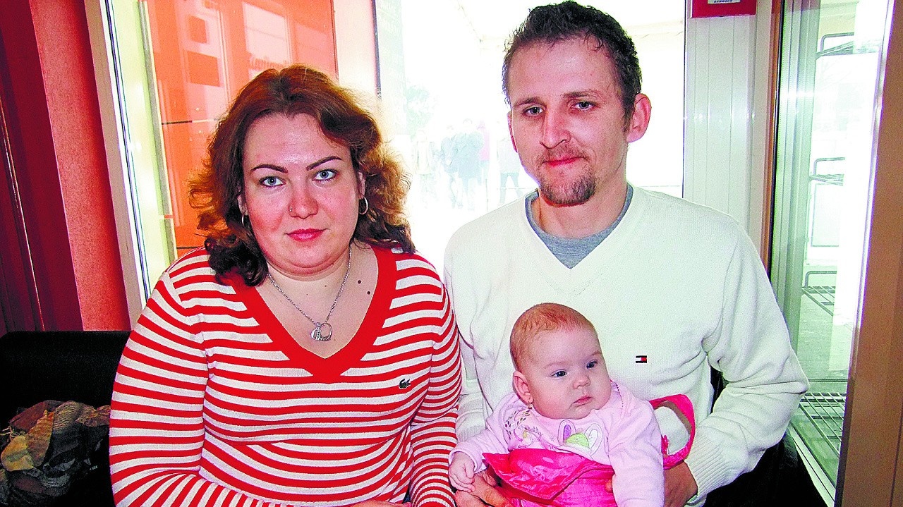 Dana Králiková (26) je mamičkou trojmesačnej Kristínky a na pohľad vyzerá ako každá iná žena.