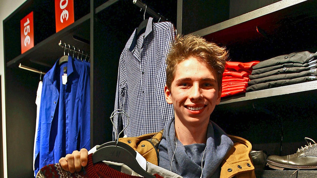 Jakub Polák (17) z Bratislavy chodí po obchodoch.