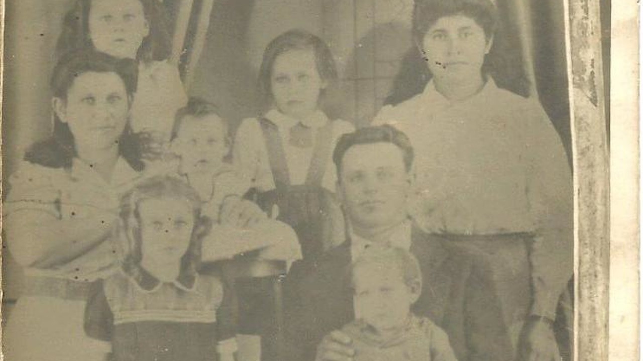 Svojich predkov na fotografii nenašiel ani Mikuláš Rohaľ.