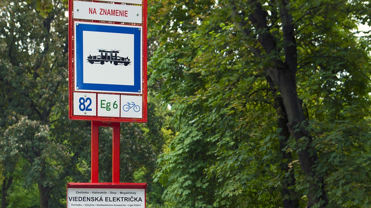 2015 - na mieste sa zachovala originálna dlažba. 