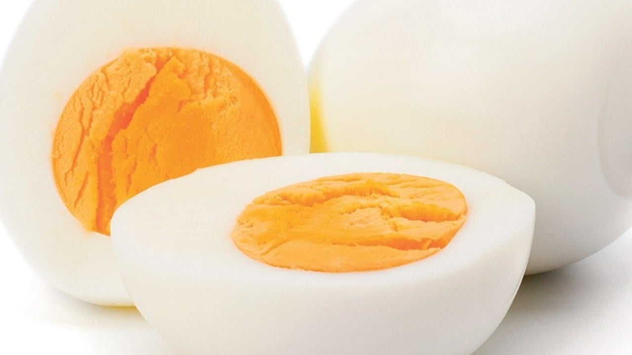 Желток яйца калорийность 1 шт. Доброе утро яйца. Яркое утро яйца хб. Яйца утром или вечером.