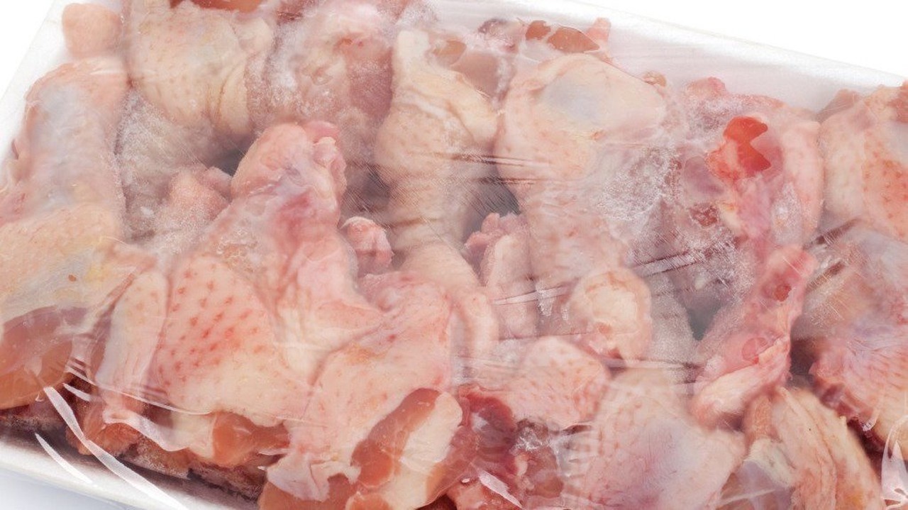 Słowacy, uważajcie: w kurczakach z Polski wykryto salmonellę, u nas też jest sprzedawana!