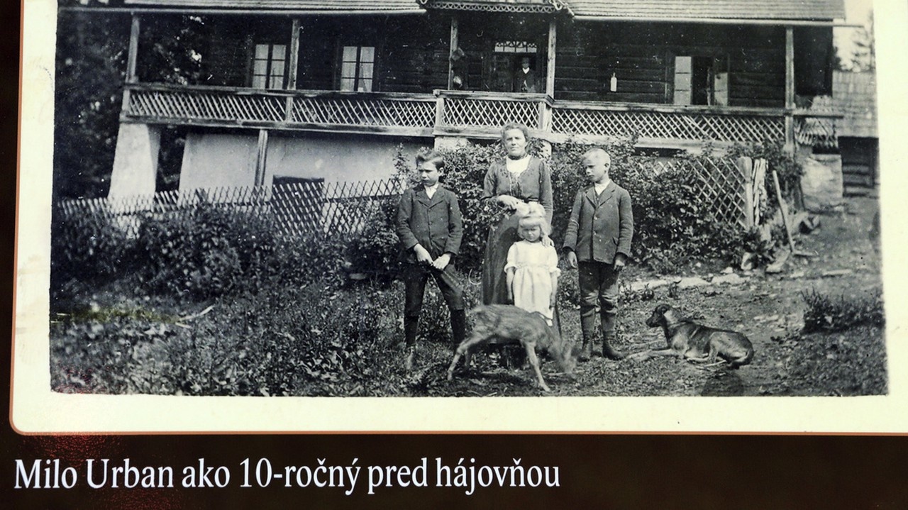 Milan Urban (vľavo): Ako 10-ročný so svojou mamou Annou - dcérou Márie Lachovej, ktorá bola pre Hviezdoslava inšpiráciou.