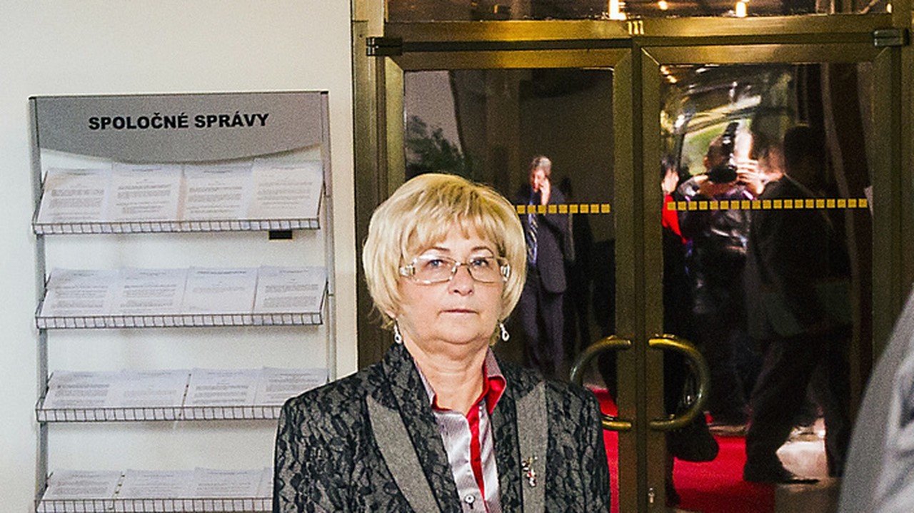 ĽUBICA ROŠKOVÁ: Ja mená neviem naspamäť, to mám niekde v zošite napísané. 