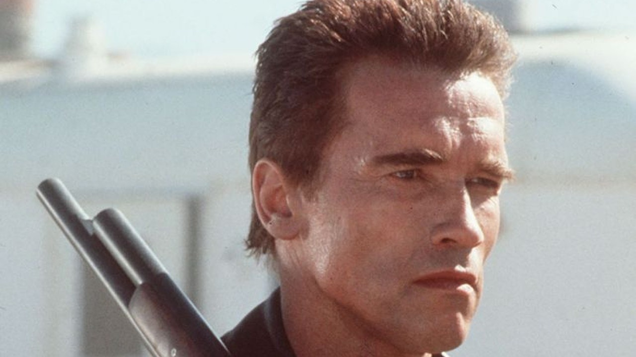 Arnie si slávnu frázu: „Hovoril som, že sa vrátim,“ požičal zo svojho filmu Terminátor.