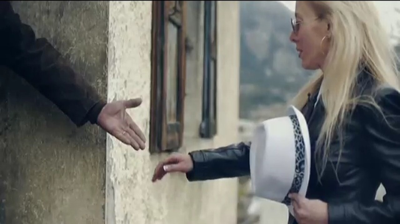 Sandrine chcela prostredníctvom zamilovaného videa dokázať, že manžela skutočne miluje.