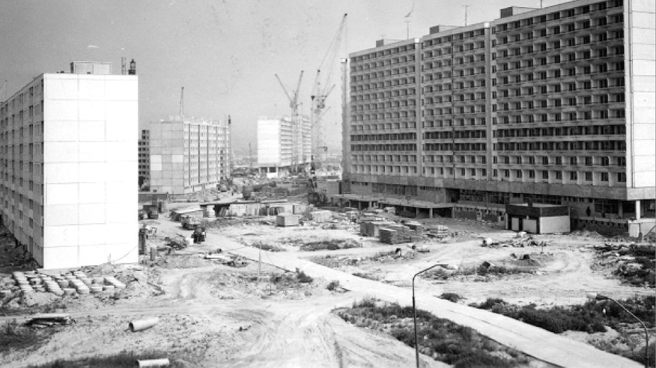 15.9. 1981: Takto sa stavali paneláky v Petržalke, v časti Lúky.