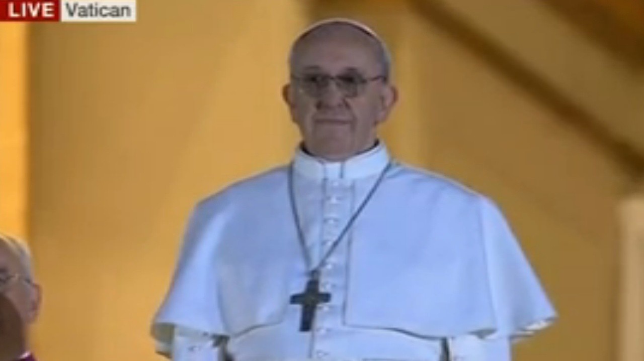 Nový pápež Jorge Bergoglio prijal meno František.