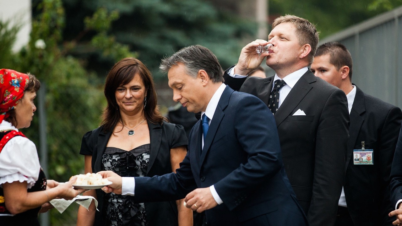 Fica okrem potlesku čakalo v Mlynkoch aj ostré privítanie - pálenka.