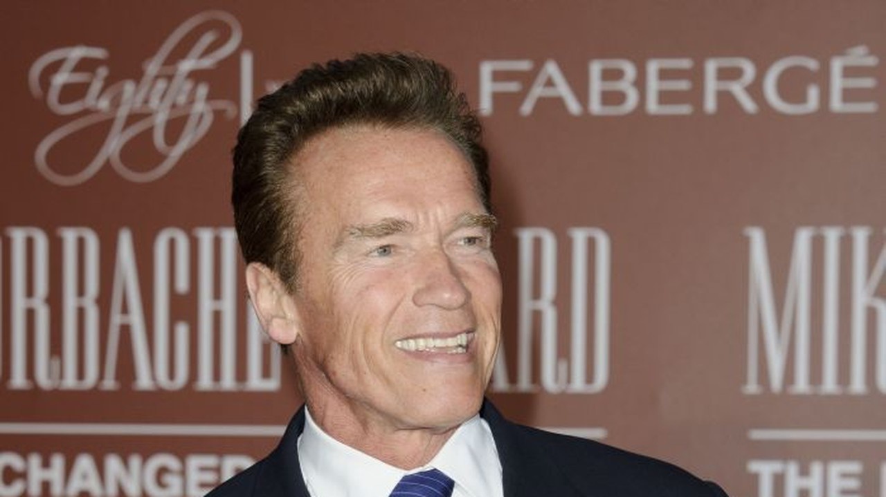 Gorbačovovi gratulovaj aj Arnold Schwarzenegger.