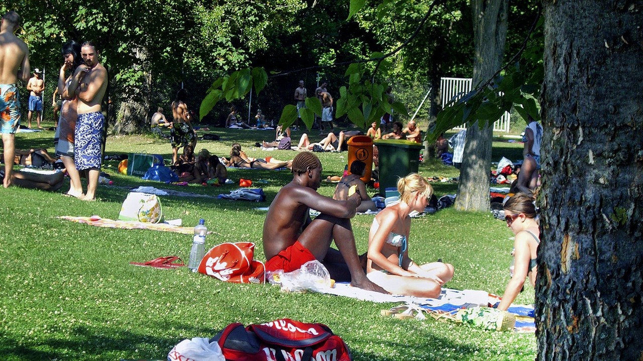 ŽENY: Bolo ho vídať so Slovenkami, teraz tvrdí, že frajerku má v Afrike.