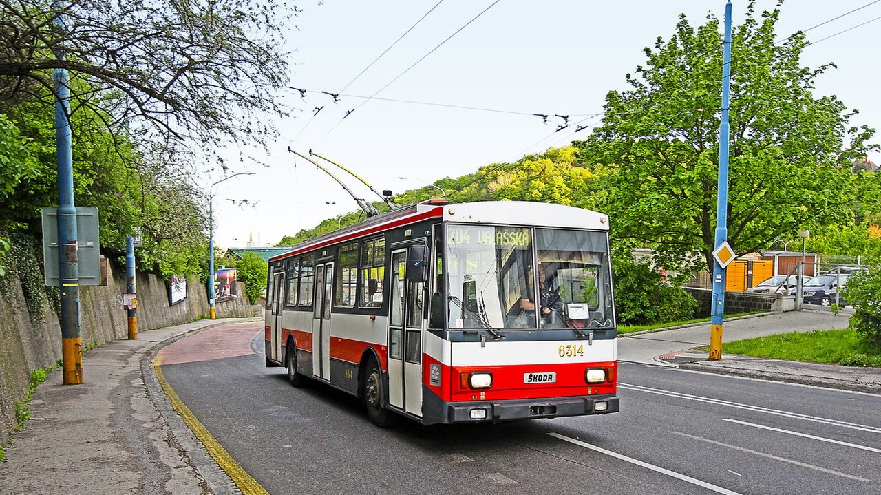 Na tomto mieste v trolejbuse 204 prišla na svet malá Jennifer.