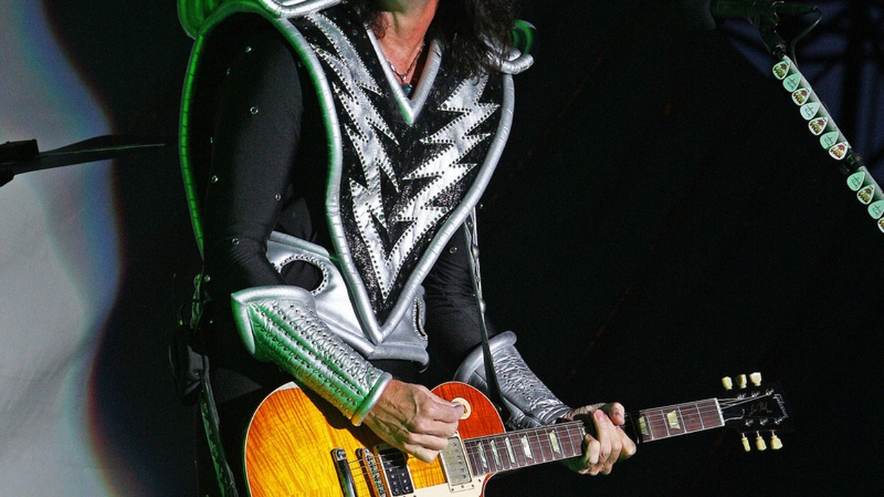 Basový gitarista Gene Simmons, sólový gitarista Tommy Thayer a gitarista Paul Stanley na pódiu v Bratislave predviedli skvelú šou.