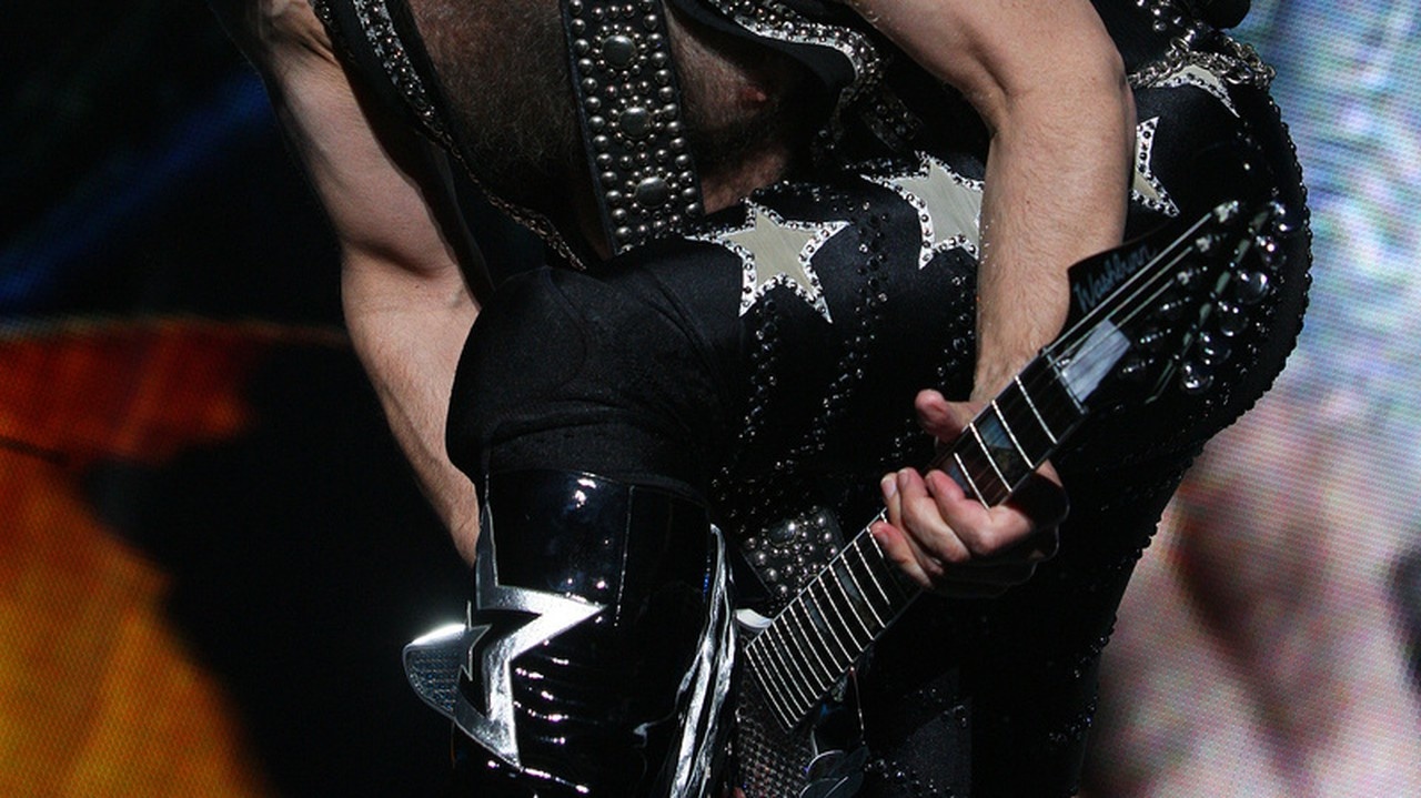 Basový gitarista Gene Simmons, sólový gitarista Tommy Thayer a gitarista Paul Stanley na pódiu v Bratislave predviedli skvelú šou.