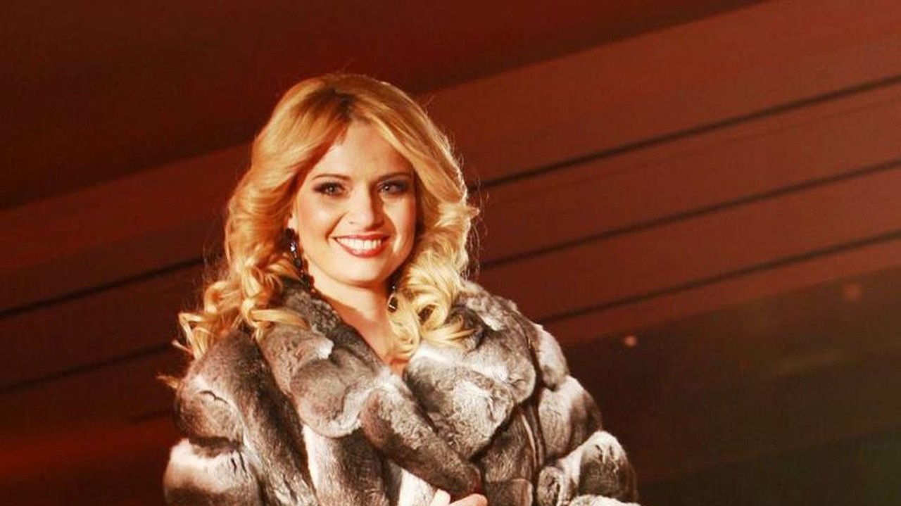 Marianna na módnej prehliadke kožuchov predviedla aj tento. Materiál: činčila, cena 25 000 €. Podľa odborníka, ktorý nechcel byť menovaný, bolo na jeho výrobu použitých 150 činčíl.