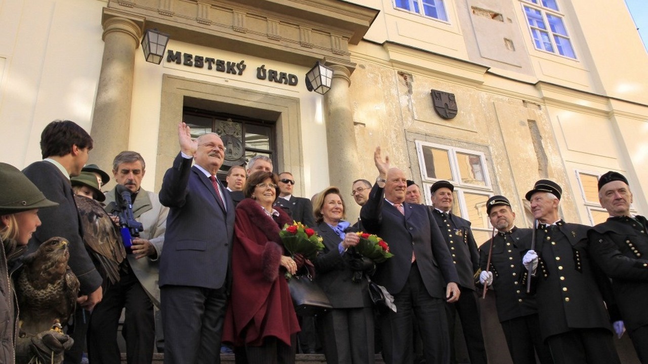 Nórsky kráľ Harald V. s manželkou Sonjou a slovenským prezidentským párom navštívili aj Banskú Štiavnicu.