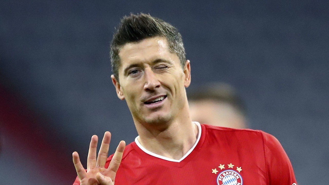 Lewandowski štyrmi gólmi doviedol Bayern k víťazstvu nad Herthou.