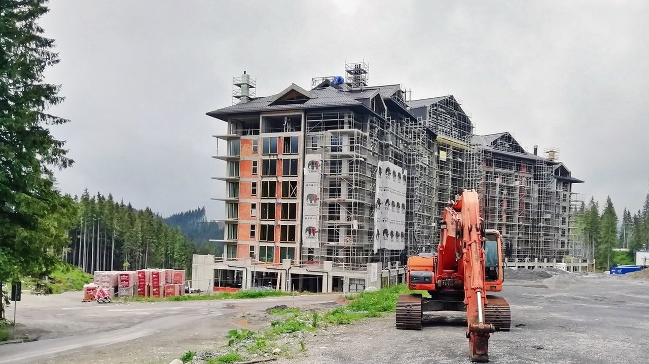 V Jasnej sa vo veľkom stavia, medzi inými aj Hotel Damian.
