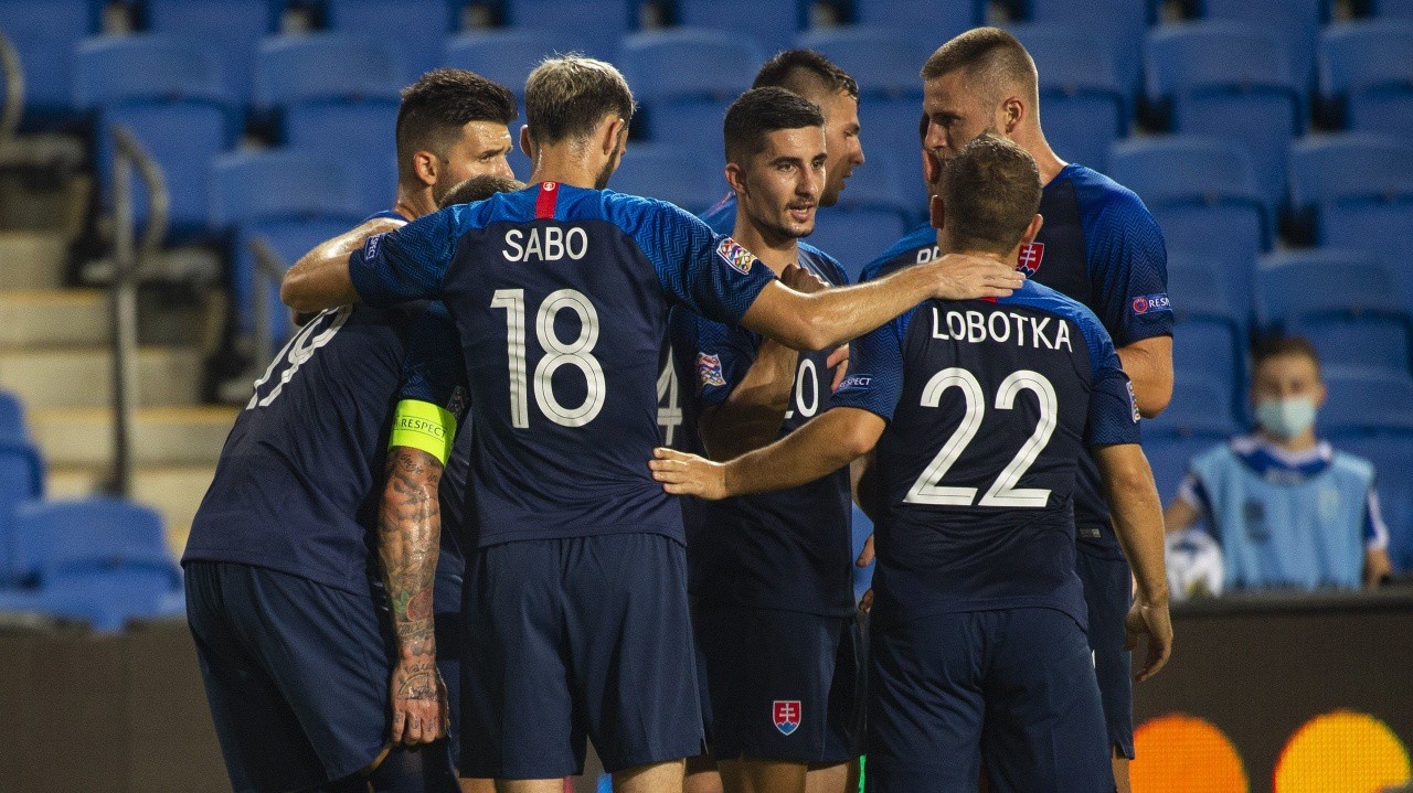 Na snímke gólová radosť hráčov Slovenska v zápase 2. kola B-skupiny Ligy národov vo futbale Izrael - Slovensko.