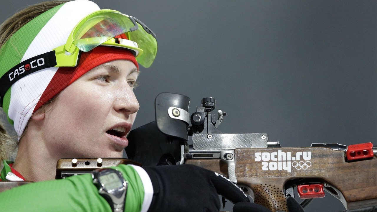 Bieloruska Daria Domračevová počas pretekov.