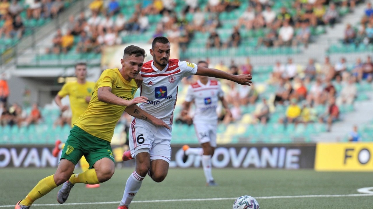 Futbalisti Žiliny vyhrali nad Trenčínom 4:2.