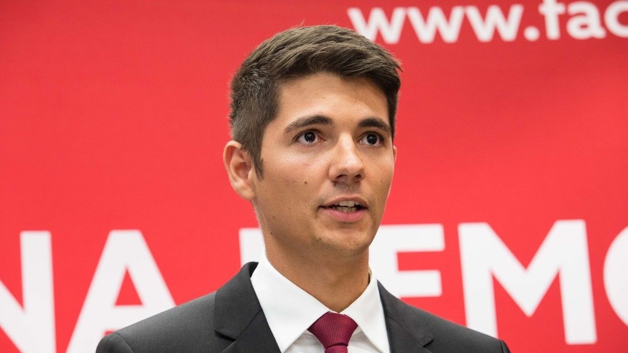 Do vedenia sa dostal mladý synovec exministra vnútra Erik Kaliňák (28).