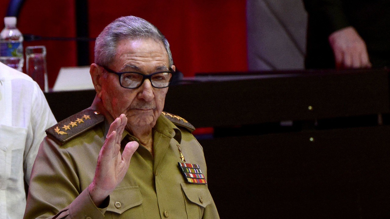 Mladší brat zosnulého Fidela Castra Raúl (89) odchádza do politického dôchodku.