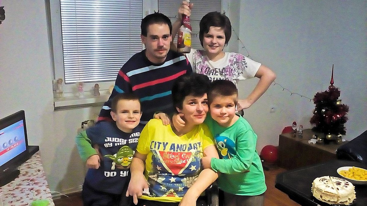 Šťastná rodina, keď ešte boli všetci pokope.