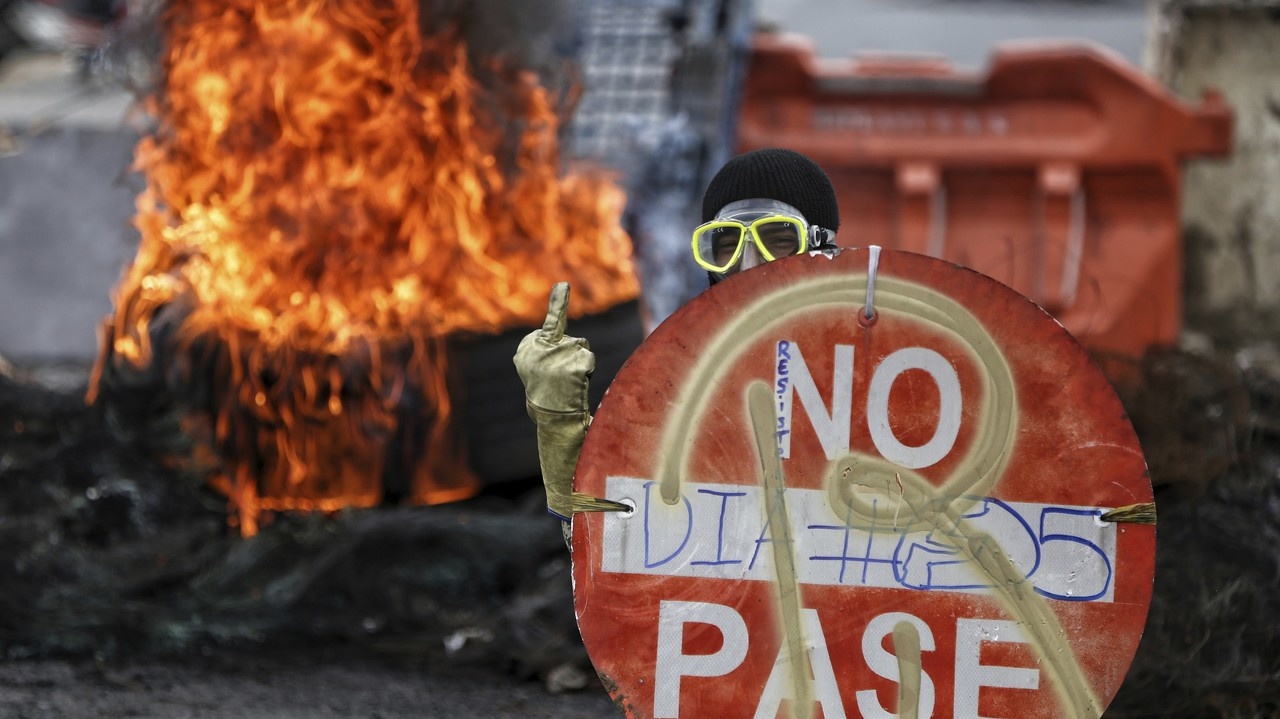 Protesty proti návrhu daňovej reformy si v Kolumbii doteraz vyžiadali 17 mŕtvych.