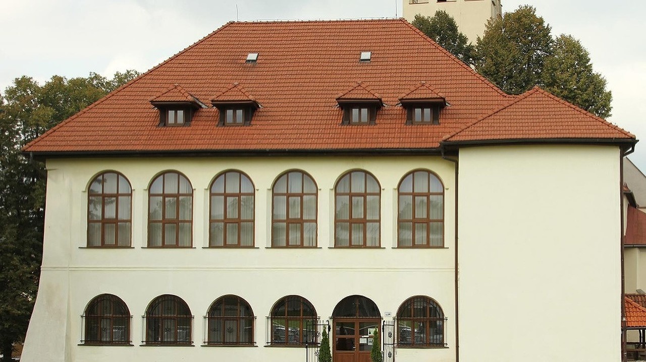 Jediným zachovaným objektom z pôvodného hradu je kaštieľ.