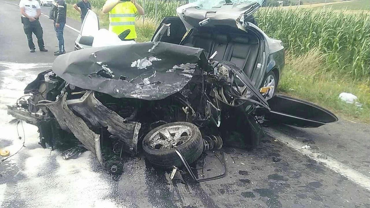 Cesta pri Beňadikovej je uzavretá pre vážnu nehodu.