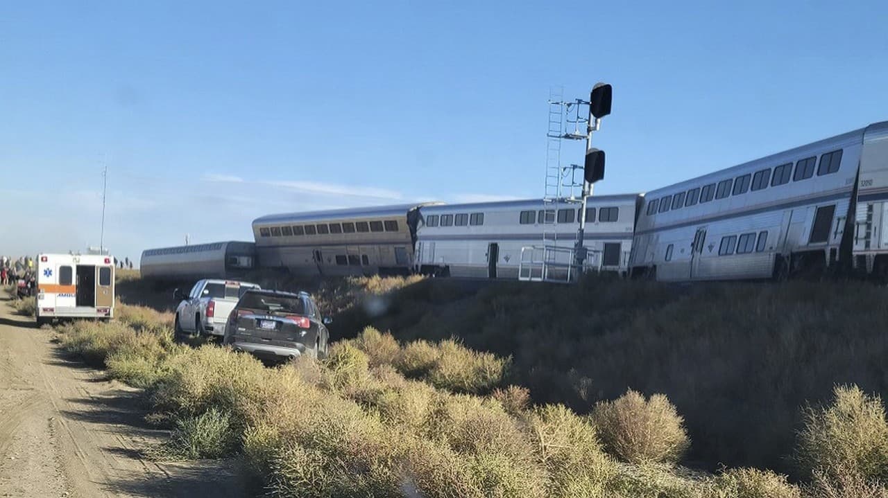 Vlak spoločnosti Amtrak premával medzi americkými mestami Seattle a Chicago.