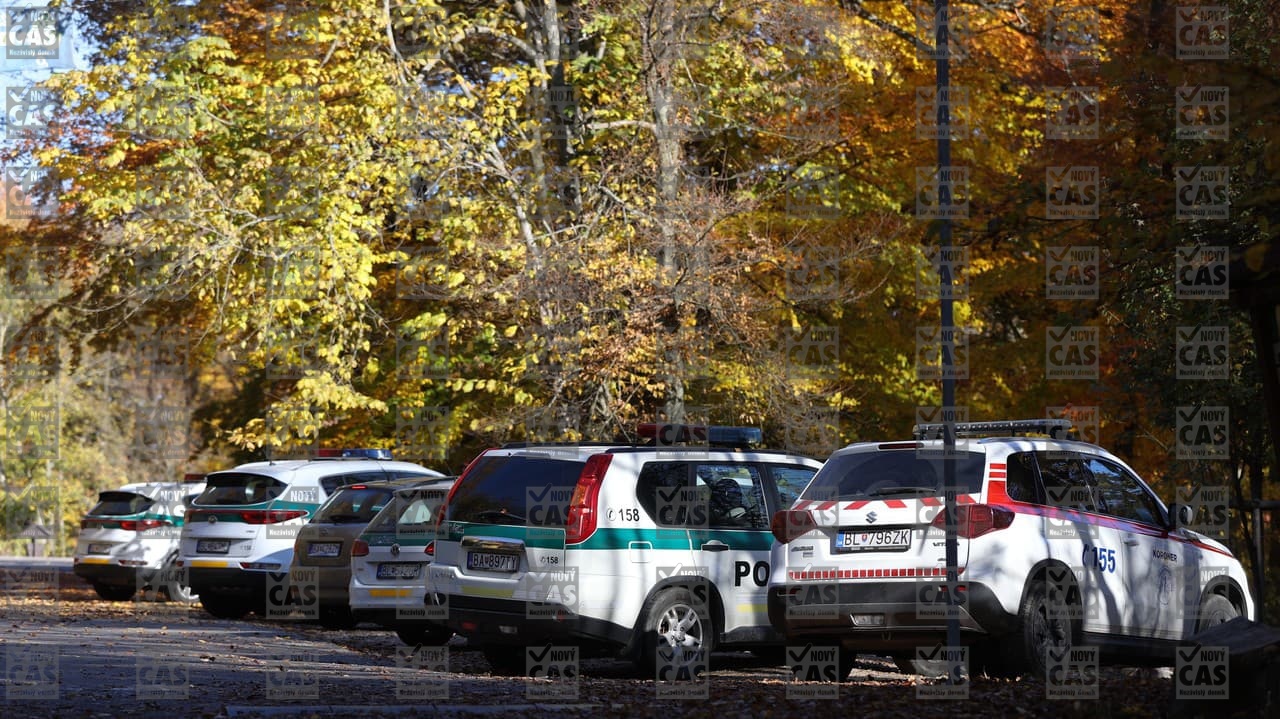 Na mieste zasahuje polícia.