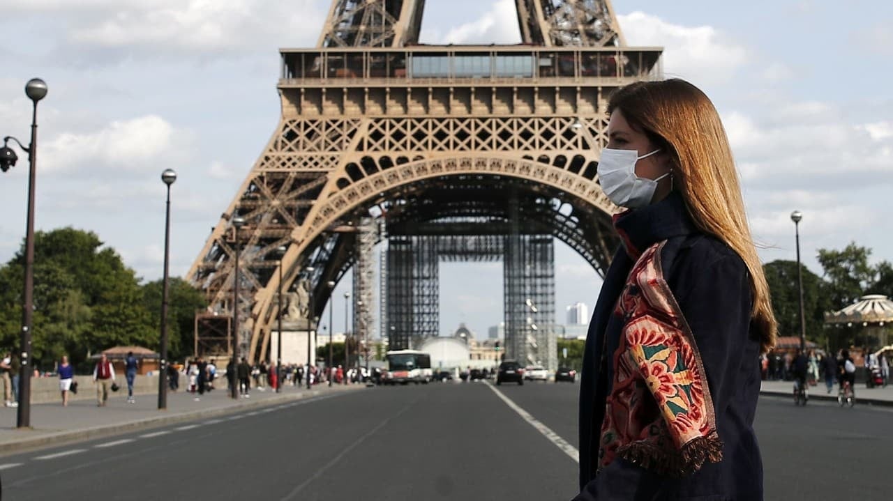 Peur de l’omicron : Paris va réintroduire les drapés obligatoires en public
