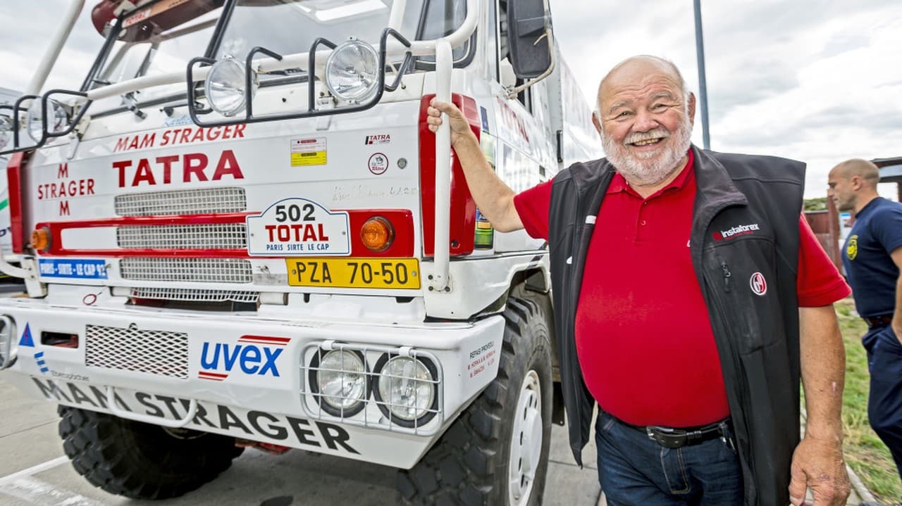 Karel Loprais sa stále zaujímal o dianie na Dakare. Radil aj synovcovi Alešovi.