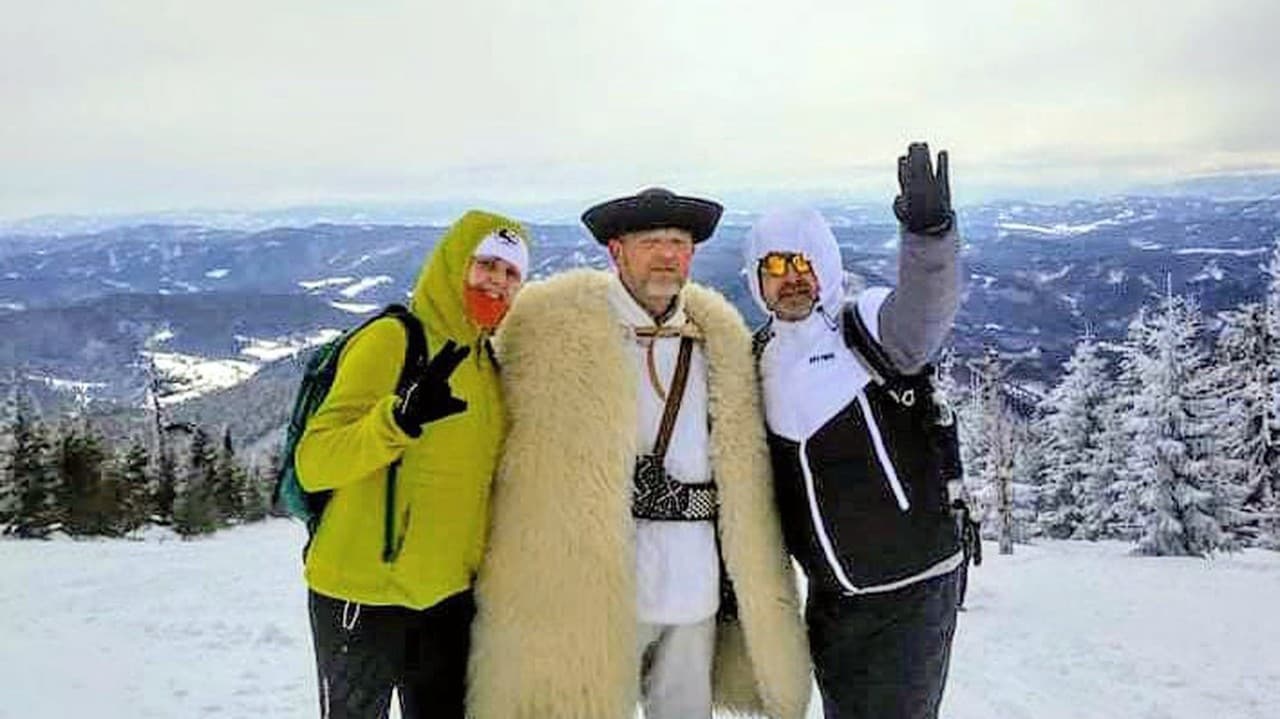 Marián Franek (61) sa fotí s turistami v bačovskom oblečení najčastejšie v zime.