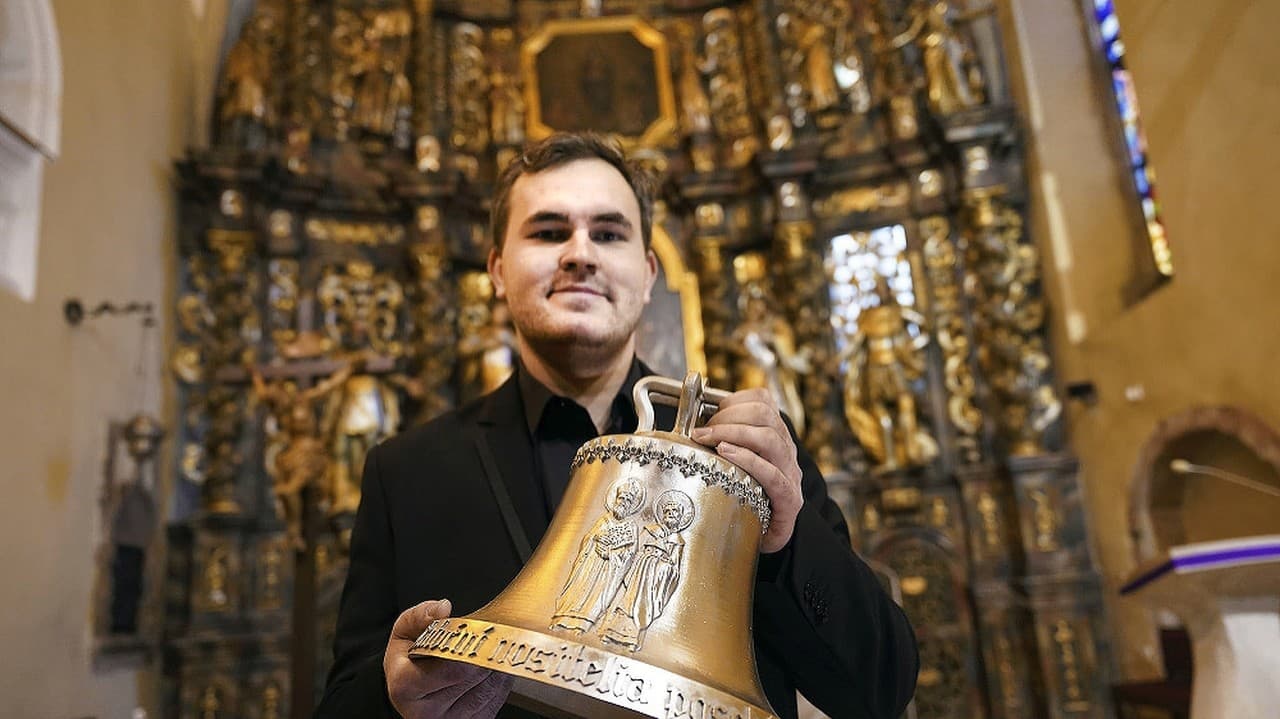 Jakub s najvzácnejším dielom, ktoré doposiaľ zhotovil.